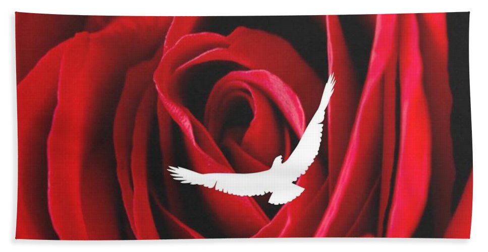 Love - Bath Towel