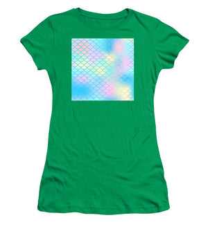 Magic mermaid tail background. Colorful seamless pattern with fish scale net. Blue pink mermaid skin surface. - Women's T-Shirt