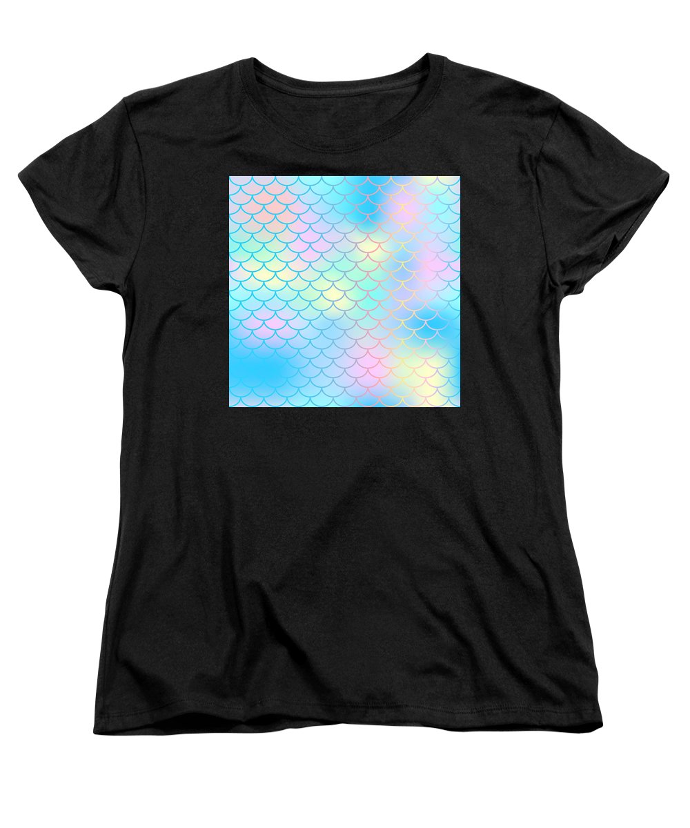 Magic mermaid tail background. Colorful seamless pattern with fish scale net. Blue pink mermaid skin surface. - Women's T-Shirt (Standard Fit)