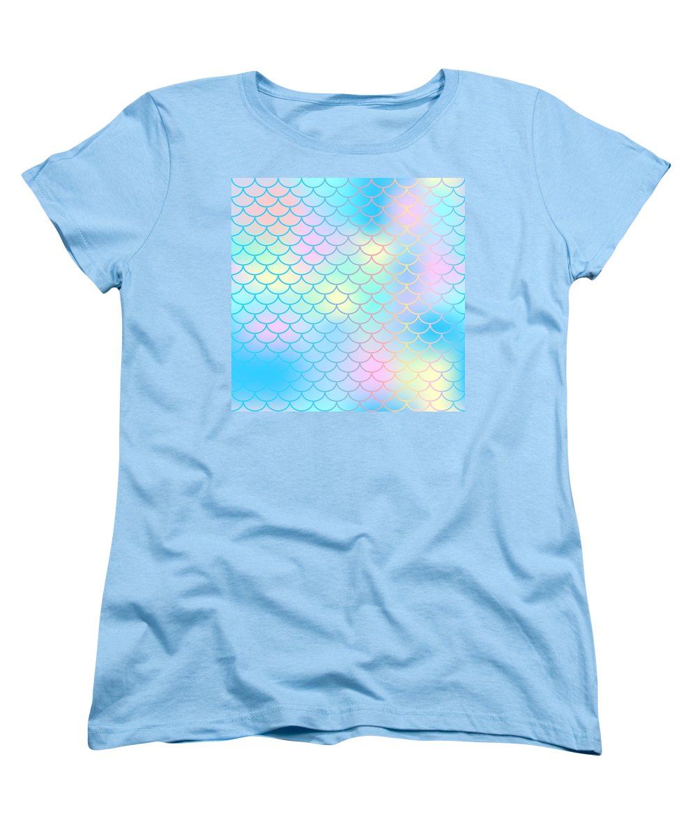 Magic mermaid tail background. Colorful seamless pattern with fish scale net. Blue pink mermaid skin surface. - Women's T-Shirt (Standard Fit)