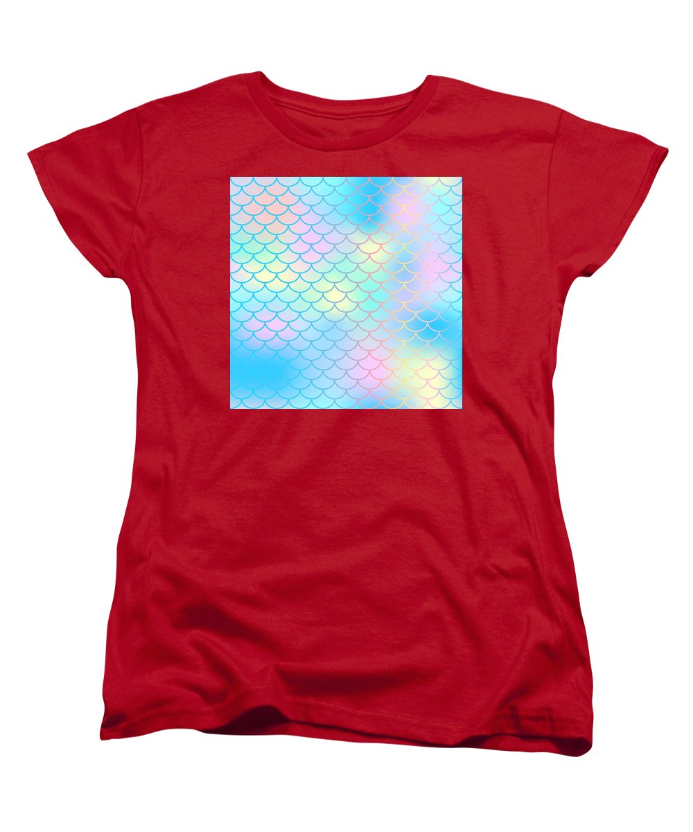 Magic mermaid tail background. Colorful seamless pattern with fish scale net. Blue pink mermaid skin surface. - Women's T-Shirt (Standard Fit)