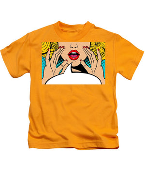 Sexy surprised blonde pop art woman with open mouth and rising hands screaming announcement. Vector background in comic retro pop art style. Party invitation. - Kids T-Shirt