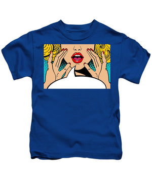 Sexy surprised blonde pop art woman with open mouth and rising hands screaming announcement. Vector background in comic retro pop art style. Party invitation. - Kids T-Shirt