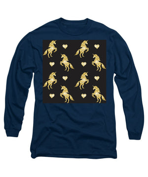 Vector seamless pattern of golden glitter unicorn silhouette isolated on black background - Long Sleeve T-Shirt