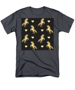 Vector seamless pattern of golden glitter unicorn silhouette isolated on black background - Men's T-Shirt  (Regular Fit)
