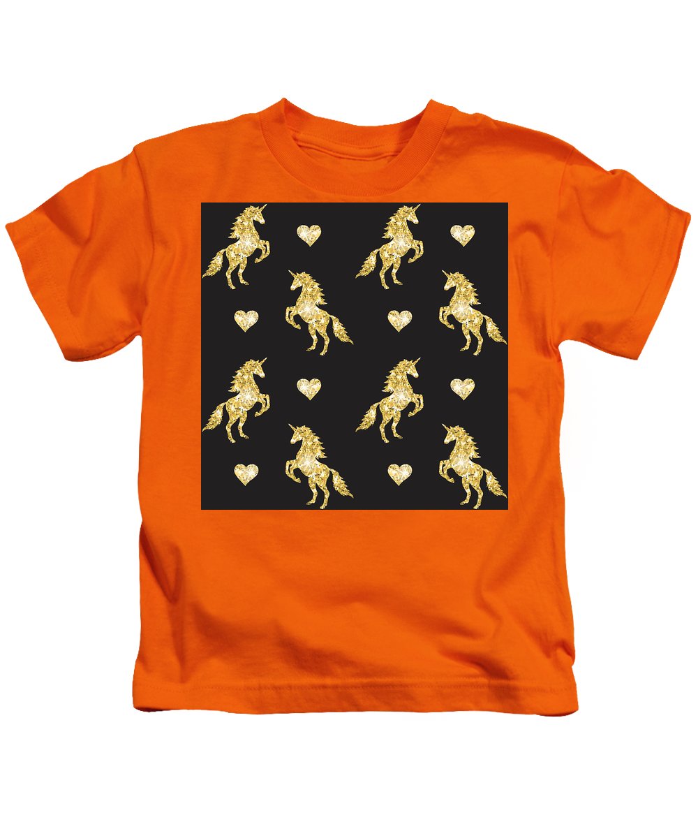 Vector seamless pattern of golden glitter unicorn silhouette isolated on black background - Kids T-Shirt