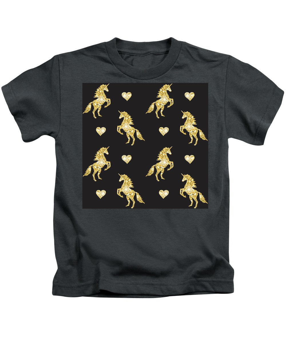 Vector seamless pattern of golden glitter unicorn silhouette isolated on black background - Kids T-Shirt