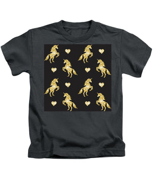 Vector seamless pattern of golden glitter unicorn silhouette isolated on black background - Kids T-Shirt