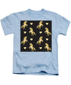 Vector seamless pattern of golden glitter unicorn silhouette isolated on black background - Kids T-Shirt