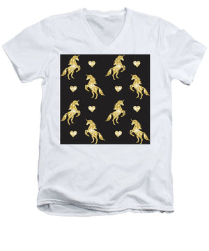 Vector seamless pattern of golden glitter unicorn silhouette isolated on black background - Men's V-Neck T-Shirt