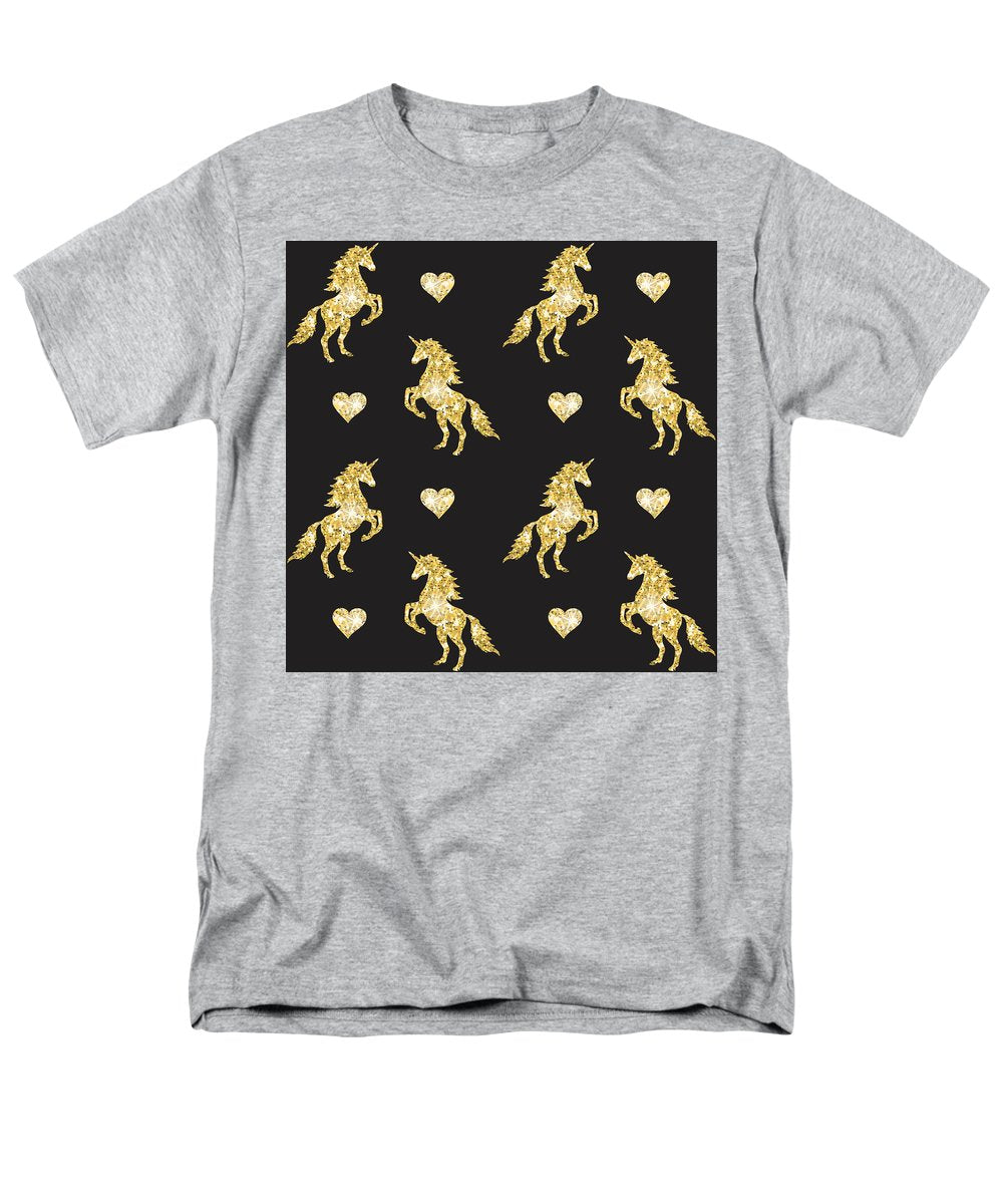 Vector seamless pattern of golden glitter unicorn silhouette isolated on black background - Men's T-Shirt  (Regular Fit)