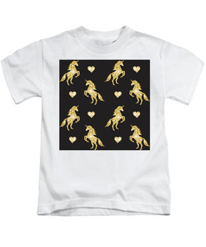 Vector seamless pattern of golden glitter unicorn silhouette isolated on black background - Kids T-Shirt