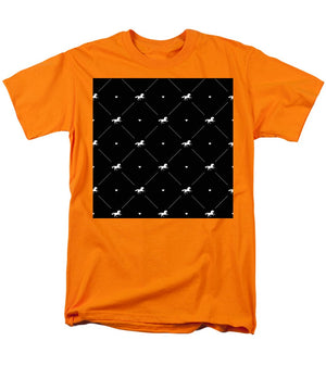 Vector seamless pattern of white horse silhouette with heart isolated on black - Men's T-Shirt  (Regular Fit)