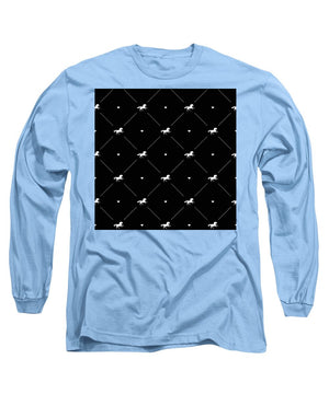 Vector seamless pattern of white horse silhouette with heart isolated on black - Long Sleeve T-Shirt