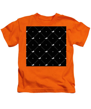 Vector seamless pattern of white horse silhouette with heart isolated on black - Kids T-Shirt