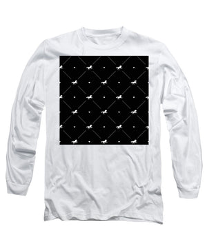 Vector seamless pattern of white horse silhouette with heart isolated on black - Long Sleeve T-Shirt
