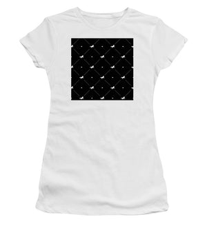 Vector seamless pattern of white horse silhouette with heart isolated on black - Women's T-Shirt