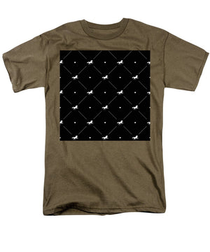 Vector seamless pattern of white horse silhouette with heart isolated on black - Men's T-Shirt  (Regular Fit)