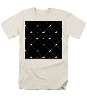 Vector seamless pattern of white horse silhouette with heart isolated on black - Men's T-Shirt  (Regular Fit)