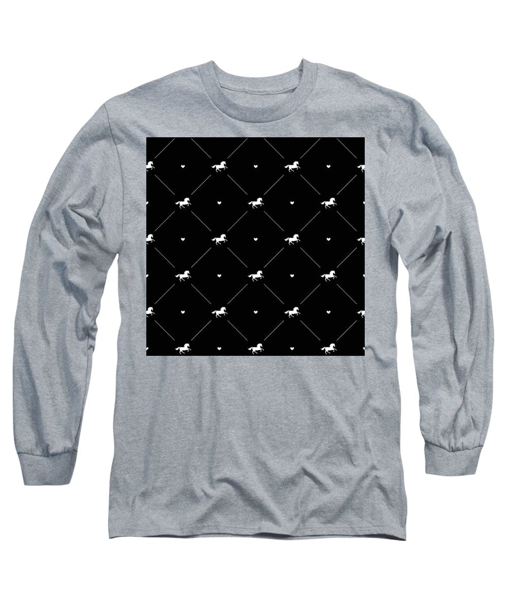 Vector seamless pattern of white horse silhouette with heart isolated on black - Long Sleeve T-Shirt