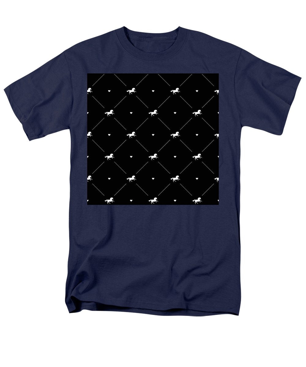 Vector seamless pattern of white horse silhouette with heart isolated on black - Men's T-Shirt  (Regular Fit)